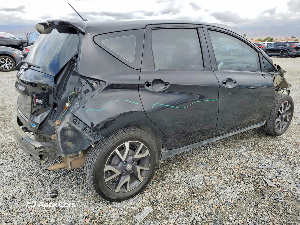 Nissan Versa 2015