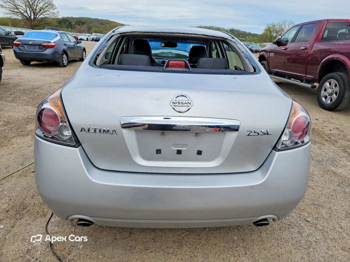 Nissan Altima 2010