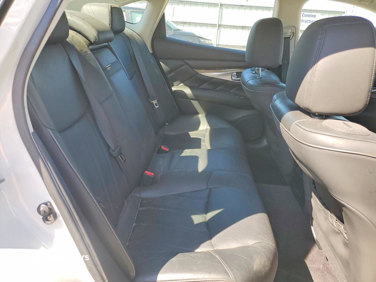 Infiniti M 2012