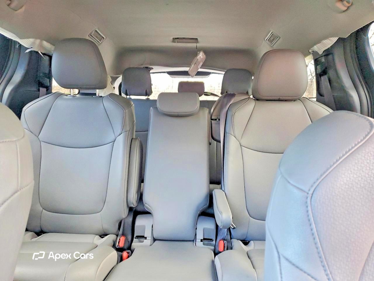 Toyota Sienna 2025
