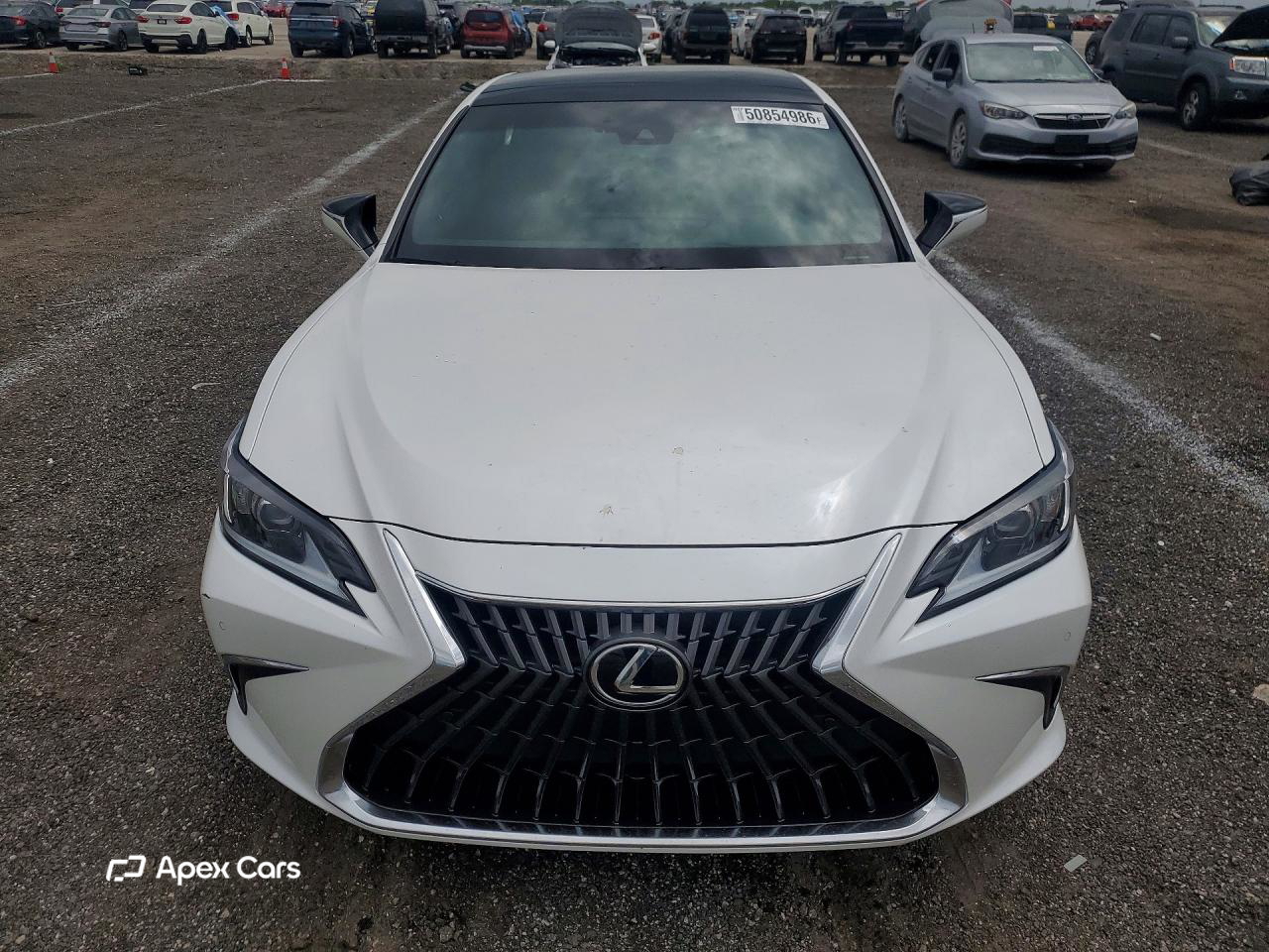 Lexus ES 2022