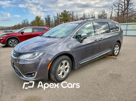 Chrysler Pacifica 2018 - Image 1 of 14