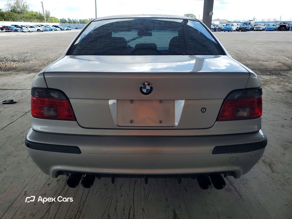 BMW M5 2000