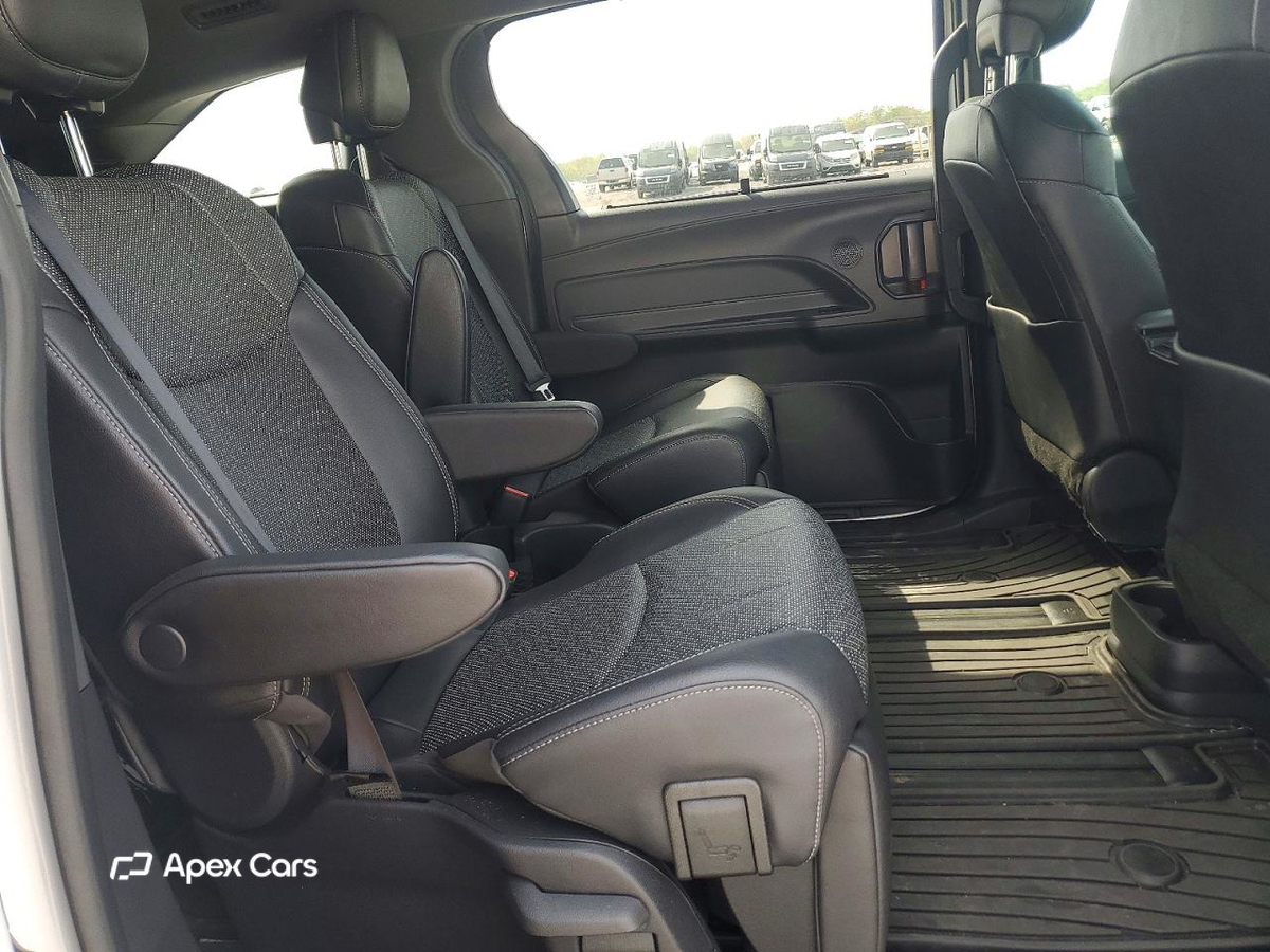 Toyota Sienna 2023
