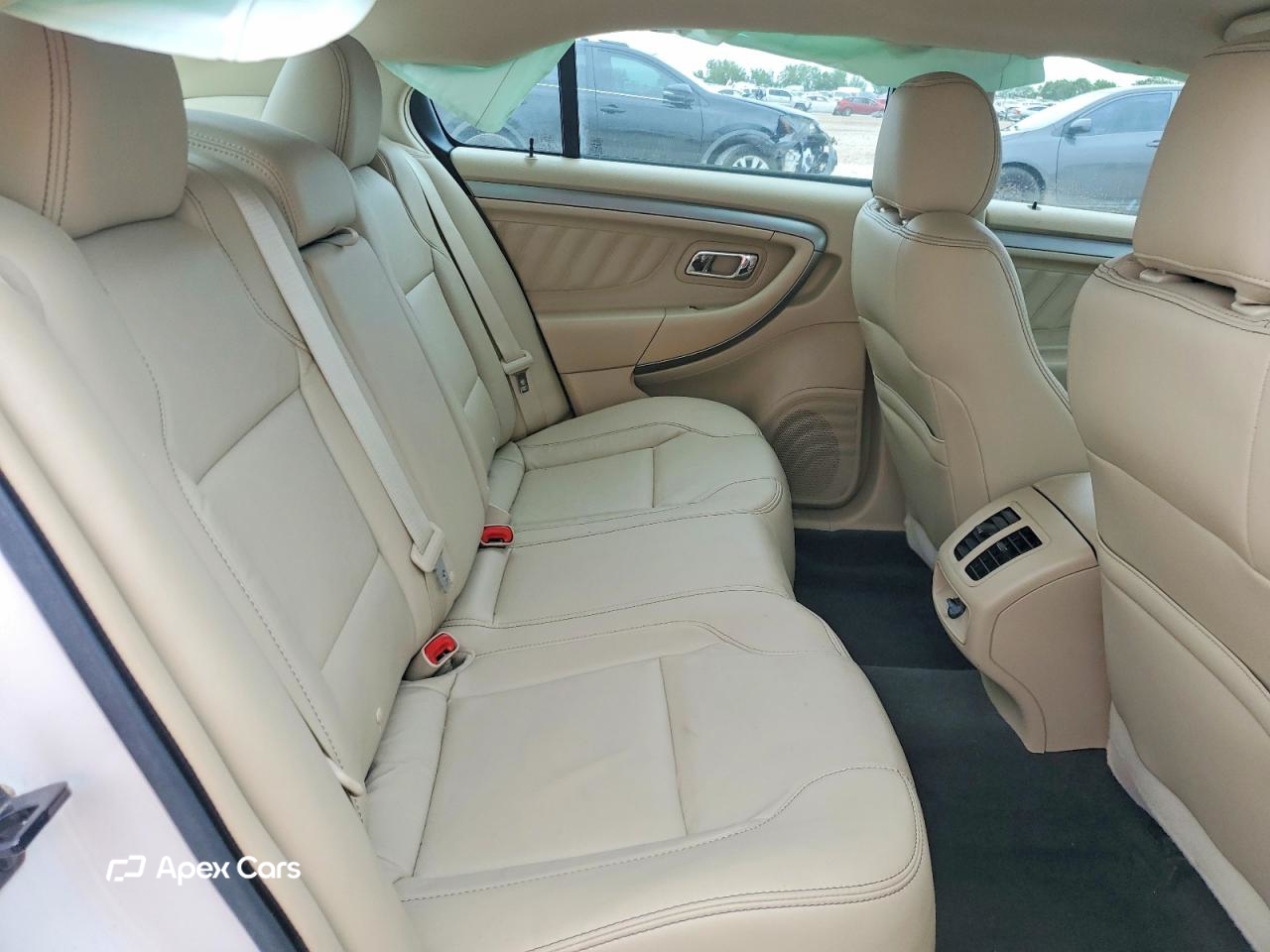 Ford Taurus 2015