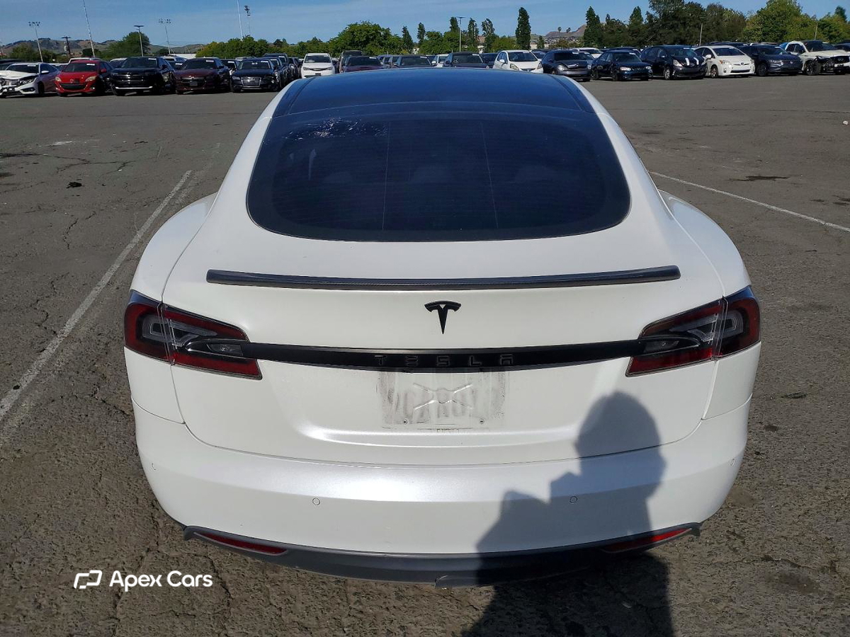Tesla Model S 2014