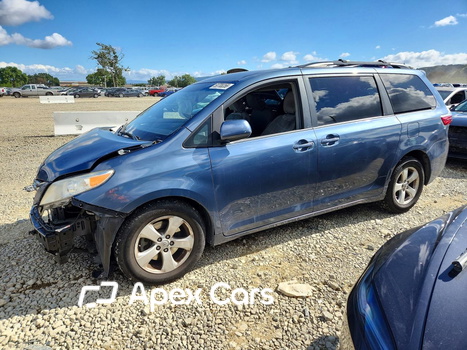 Toyota Sienna 2015 - Image 1 of 13
