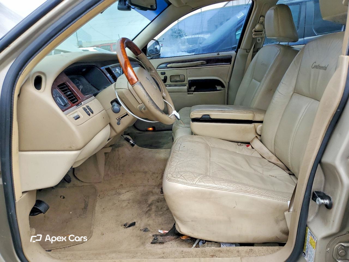 Lincoln Town Car 2010