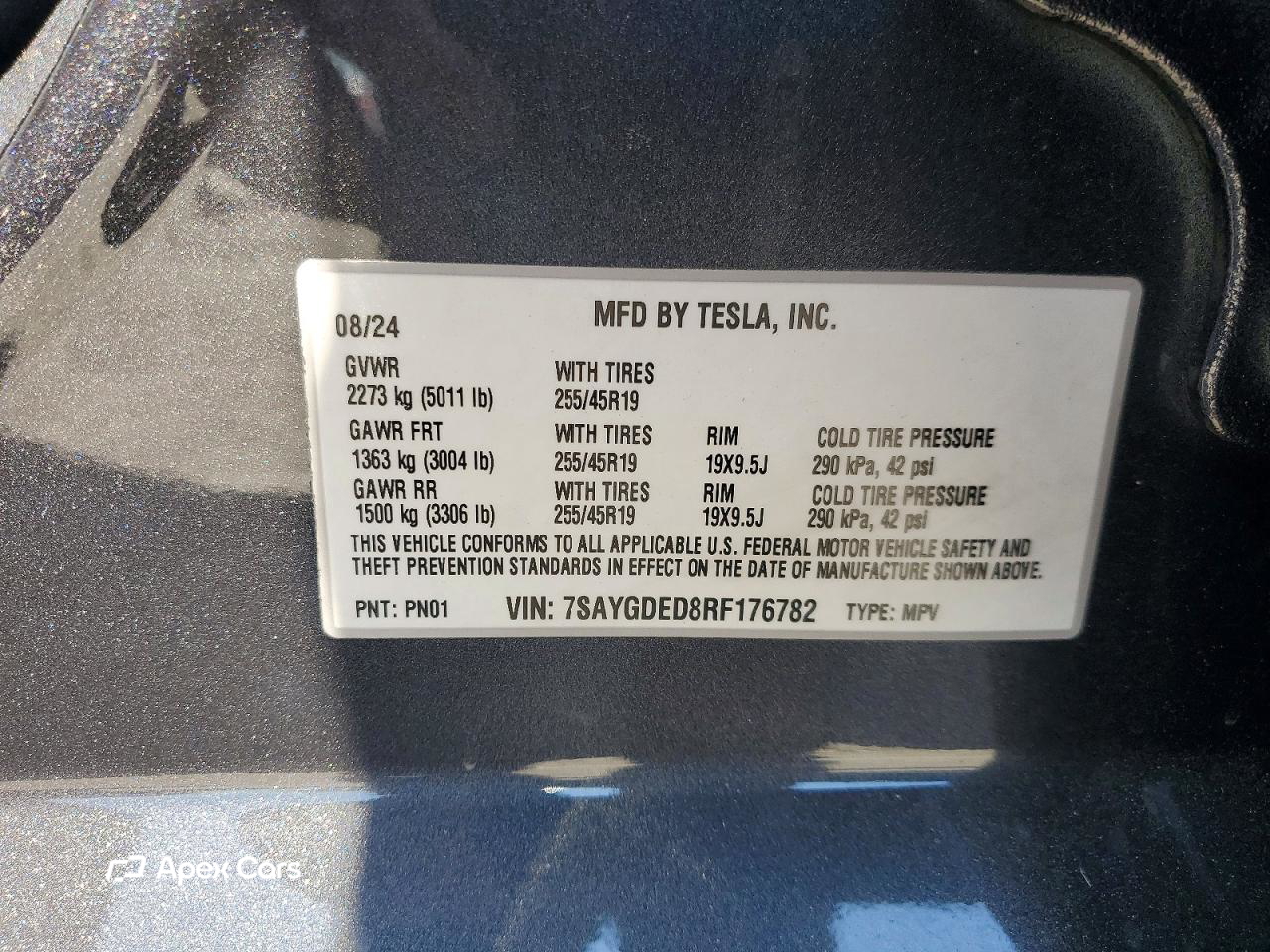 Tesla Model Y 2024