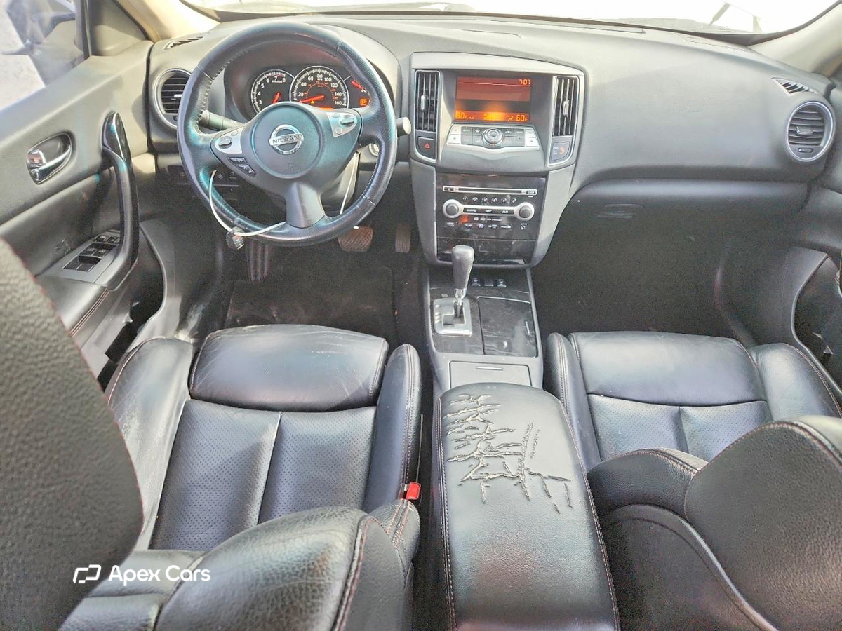 Nissan Maxima 2010