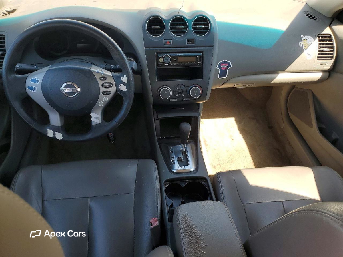 Nissan Altima 2010