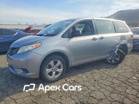Toyota Sienna 2017 - Image 1 of 12
