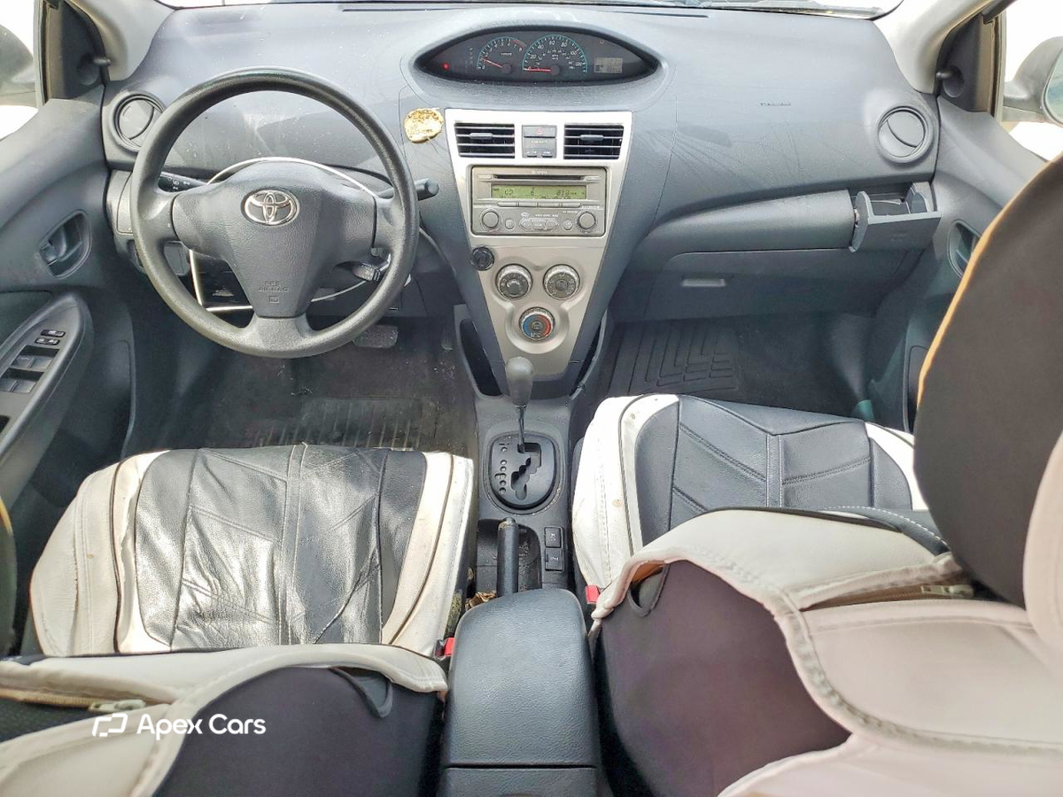 Toyota Yaris 2012