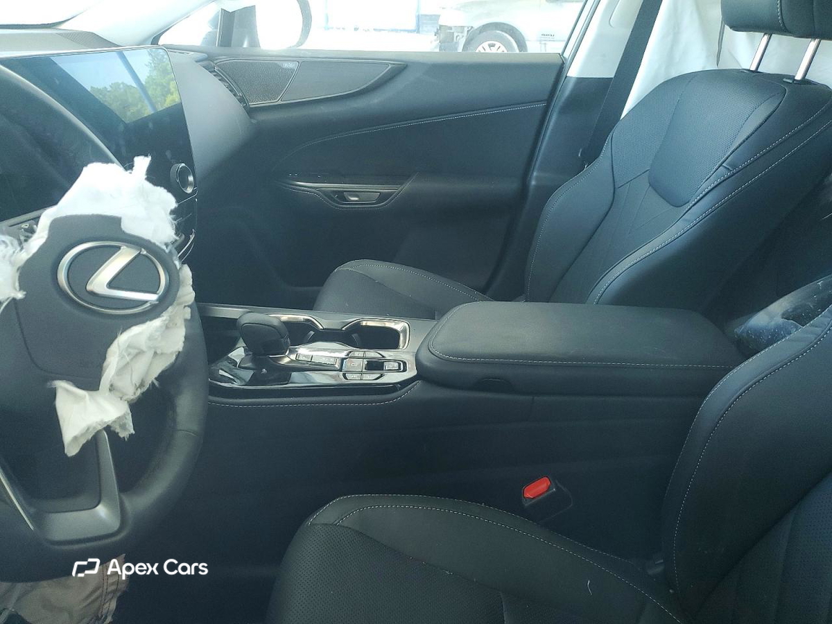 Lexus NX 2025