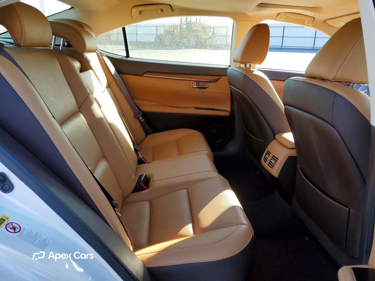 Lexus ES 2016