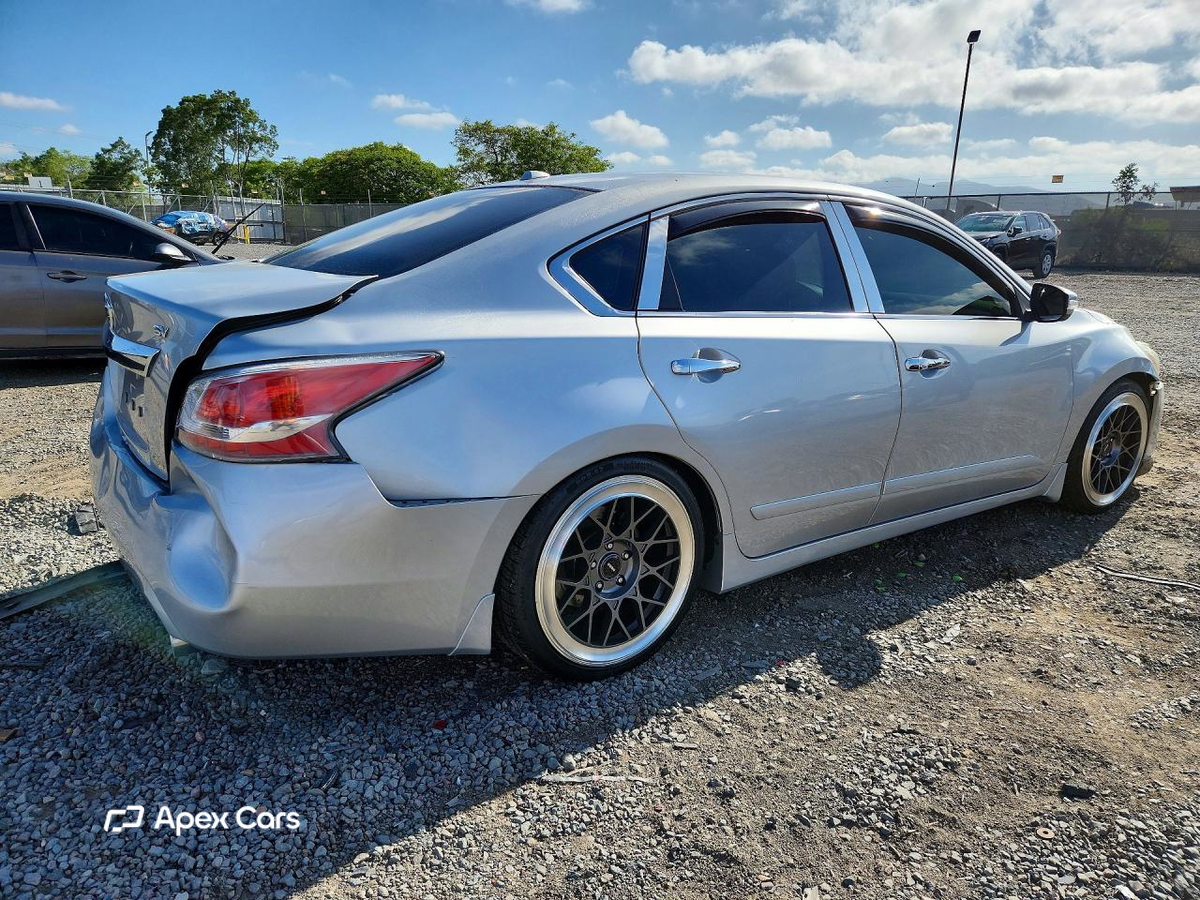 Nissan Altima 2015