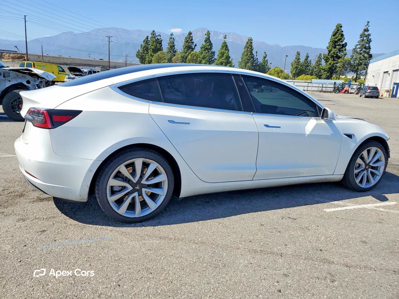 Tesla Model 3 2020