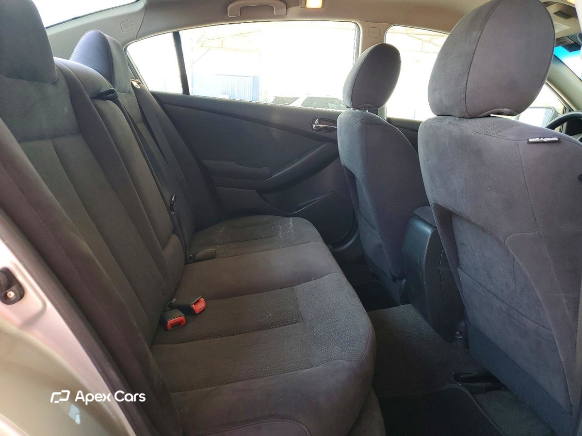 Nissan Altima 2011