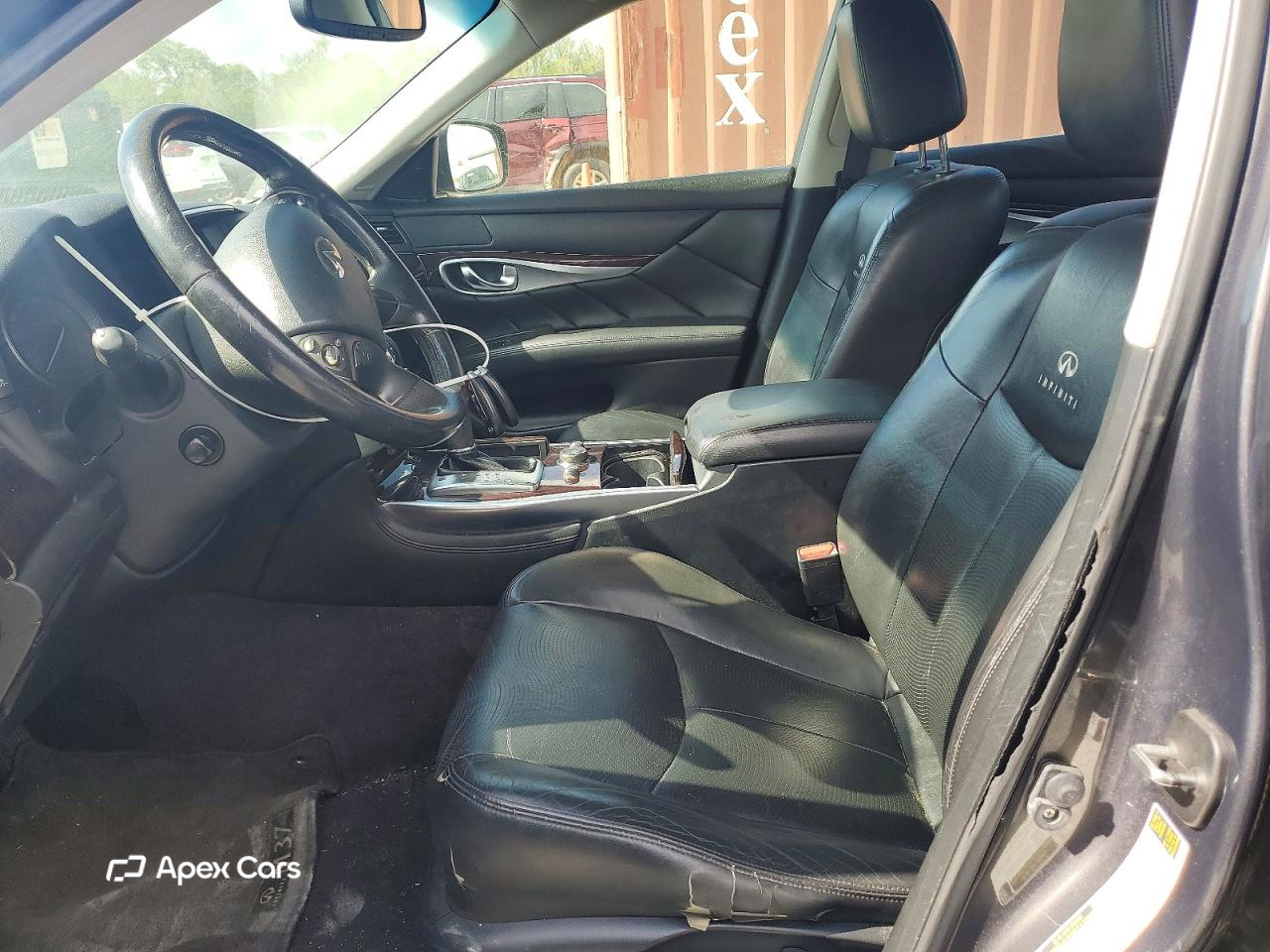 Infiniti M 2013
