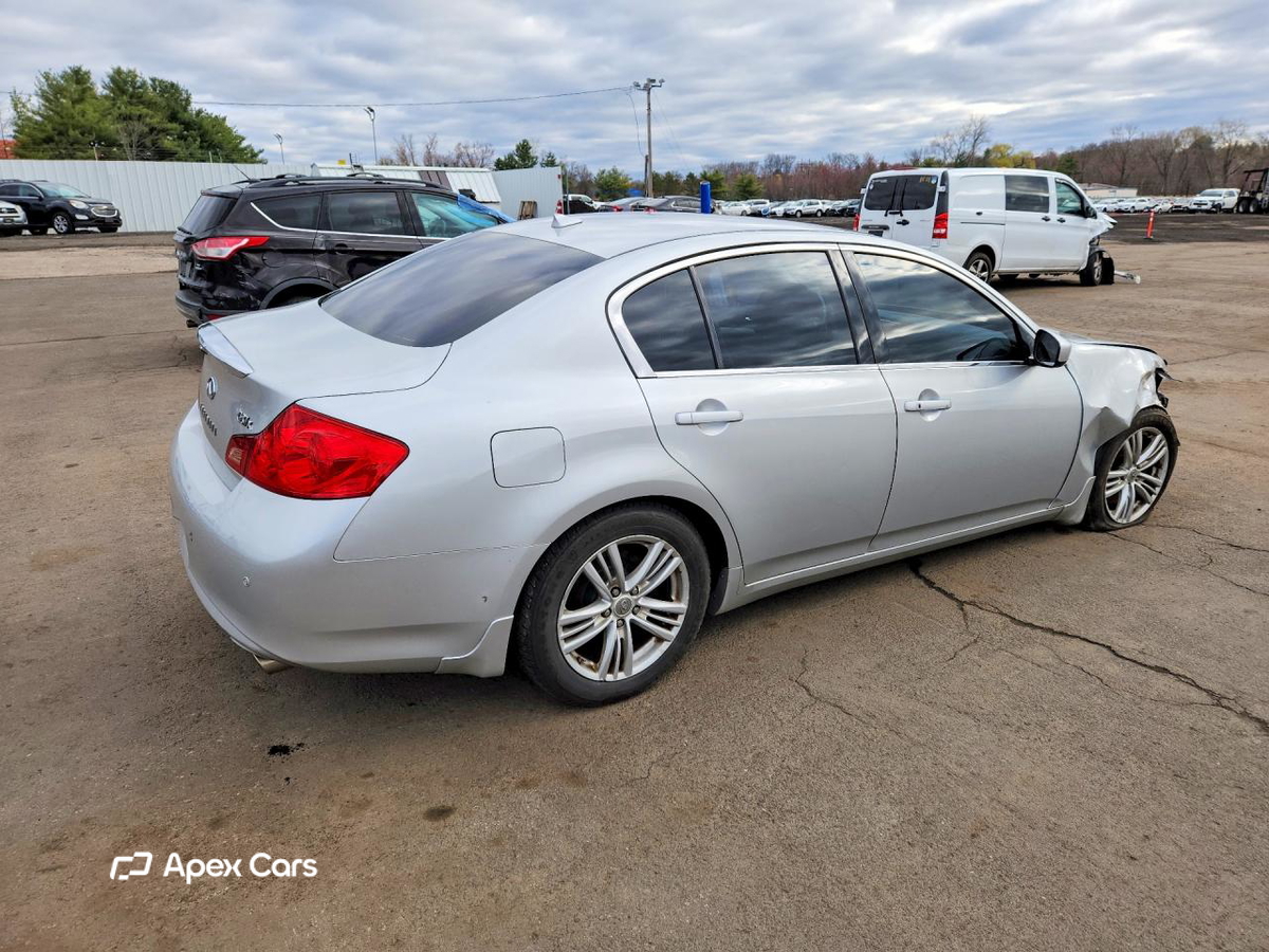 Infiniti G 2010