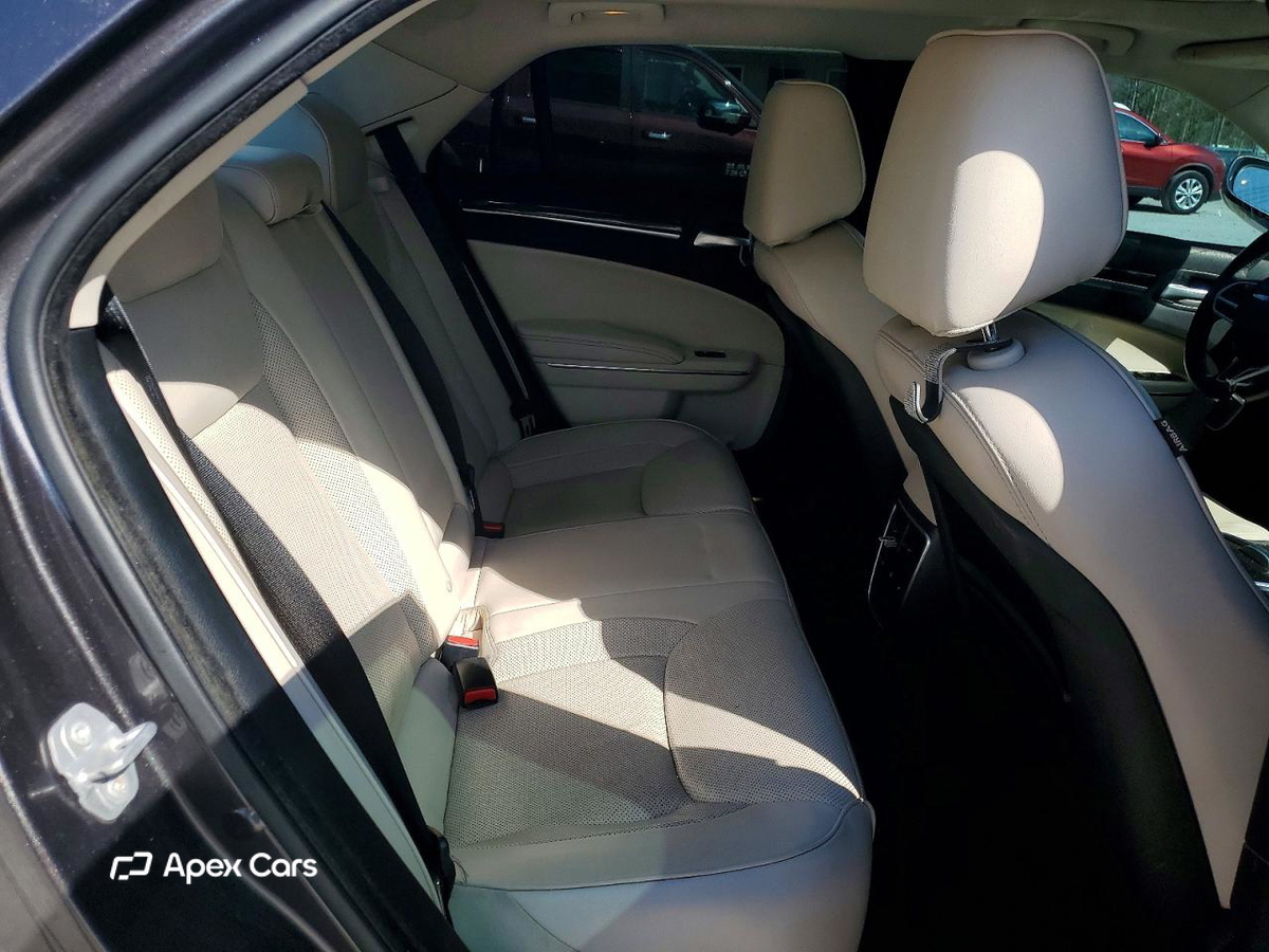 Chrysler 300 2017