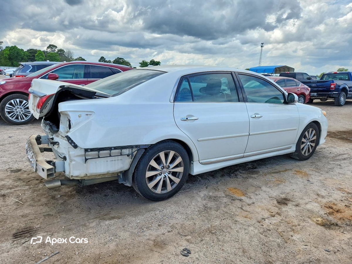 Toyota Avalon 2011