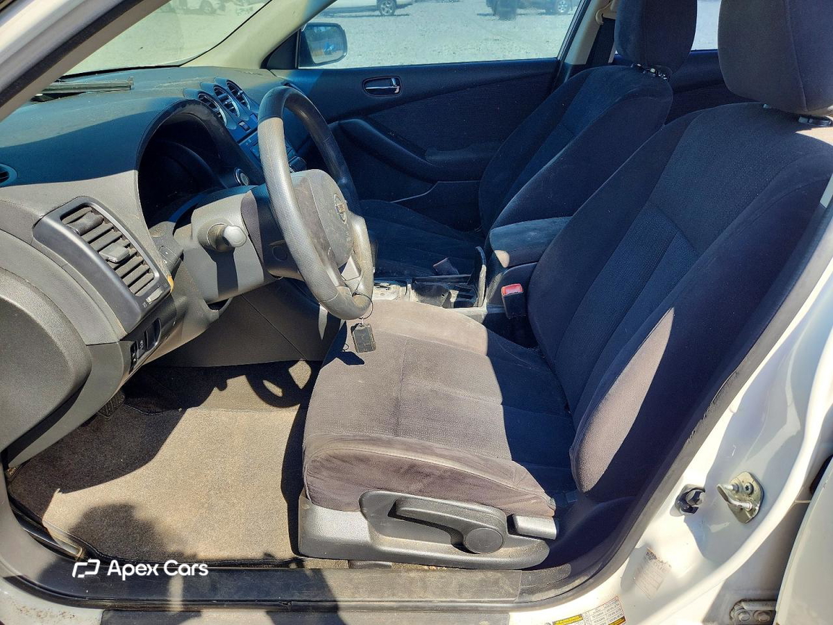 Nissan Altima 2012