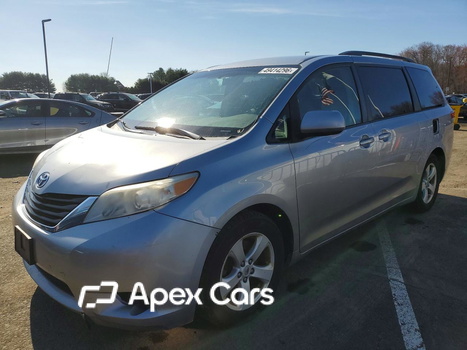 Toyota Sienna 2012 - Image 1 of 13