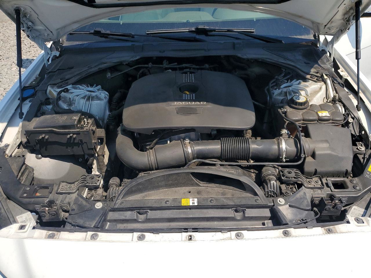 Jaguar XE 2017