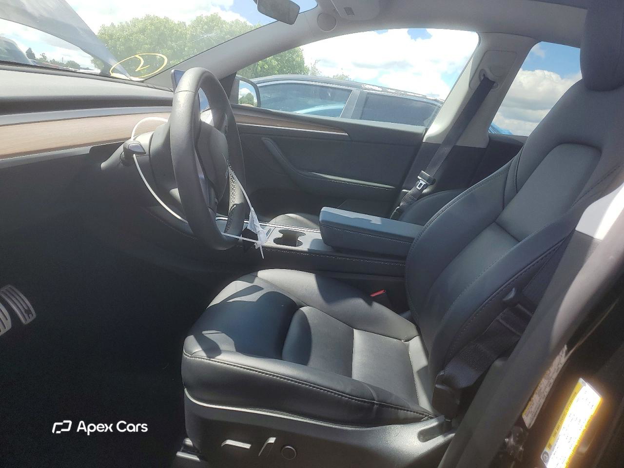 Tesla Model Y 2024