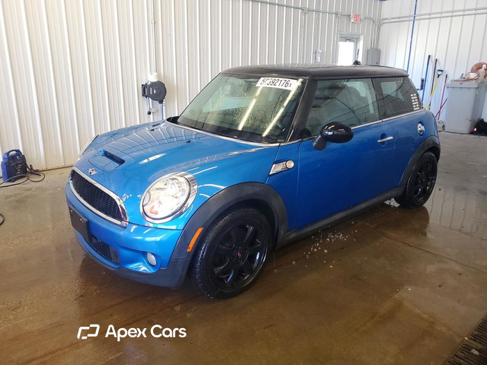 2010 MINI Cooper - Image 1 of 5