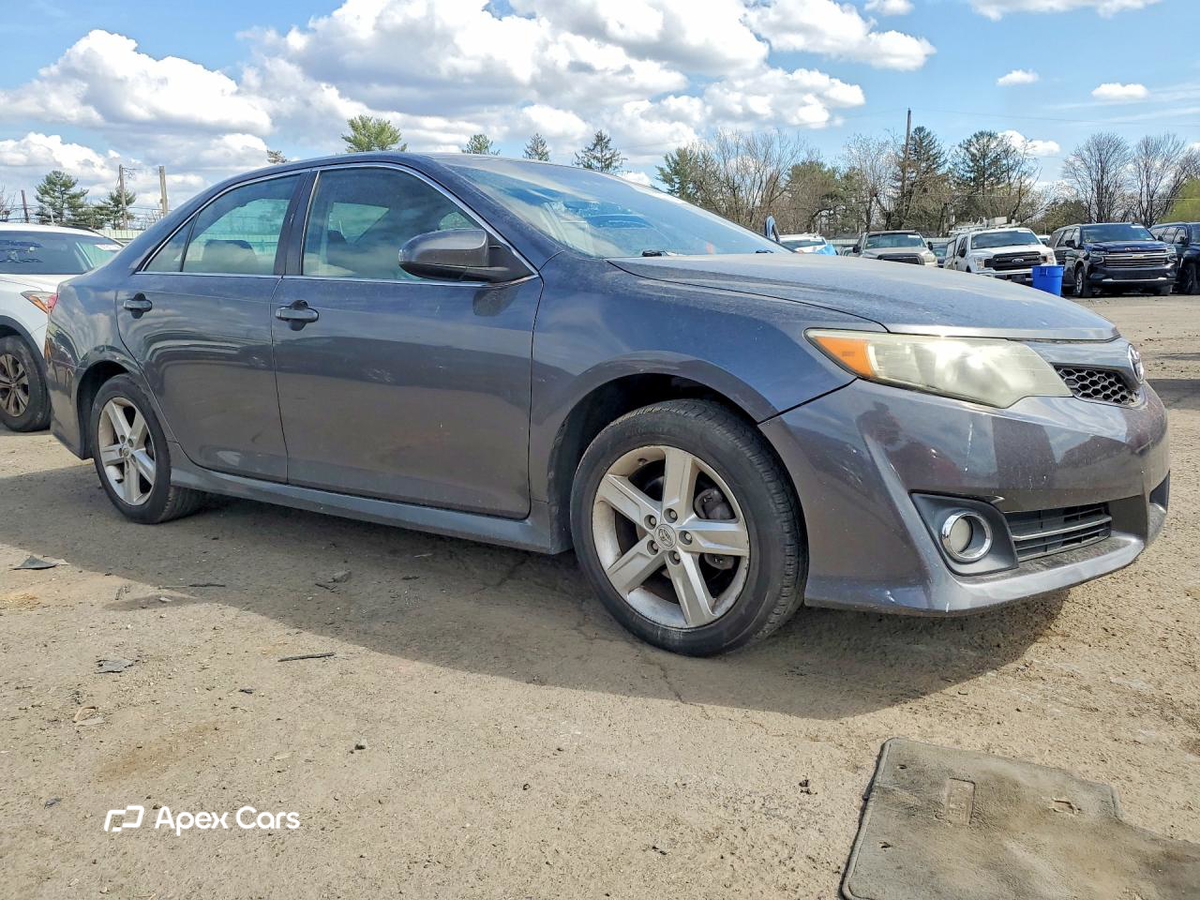 Toyota Camry 2012
