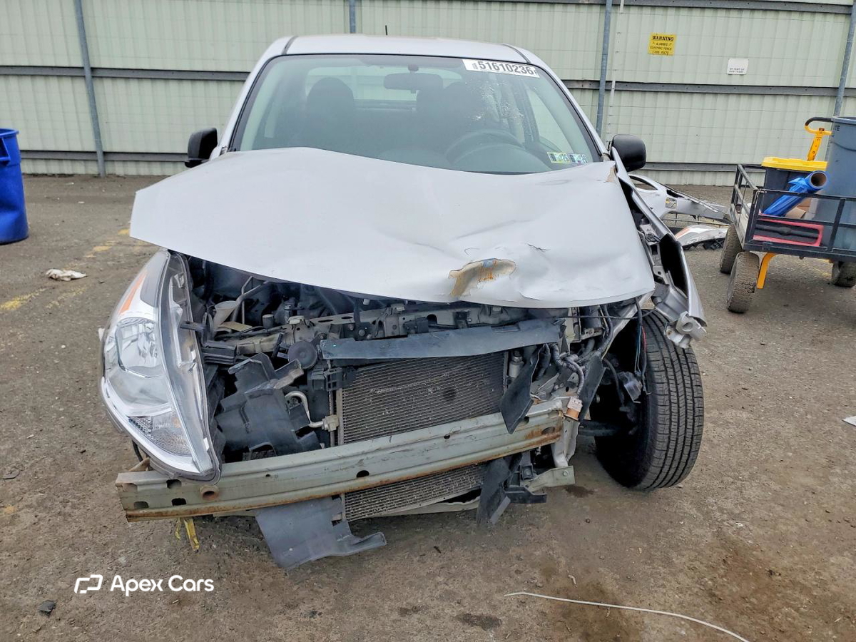 Nissan Versa 2015