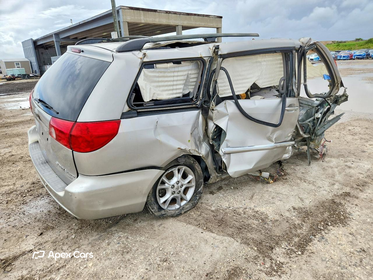 Toyota Sienna 2006