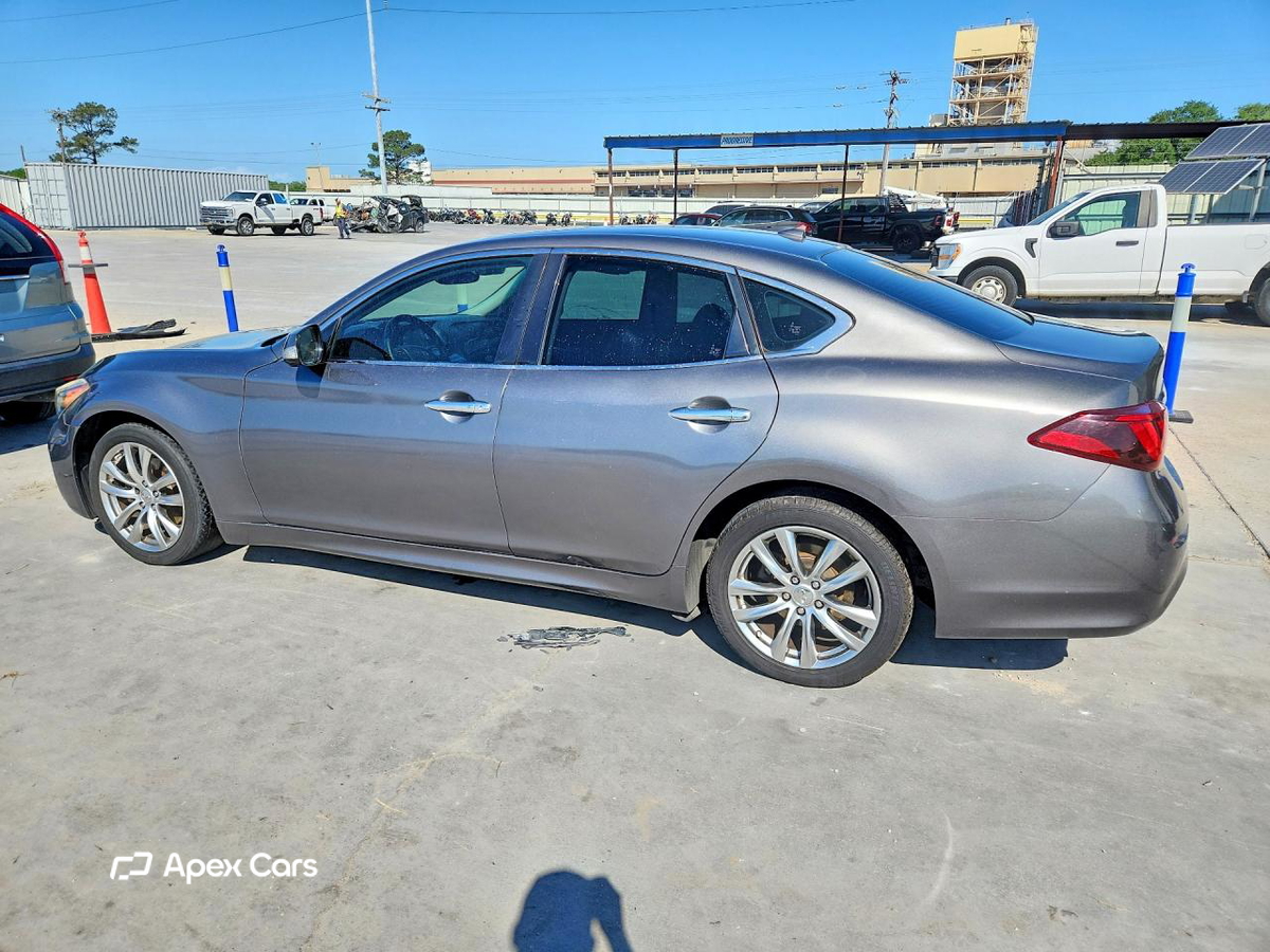 Infiniti Q70 2017