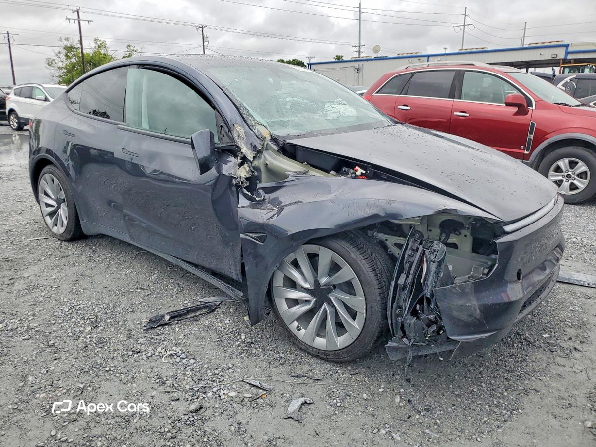 Tesla Model Y 2026