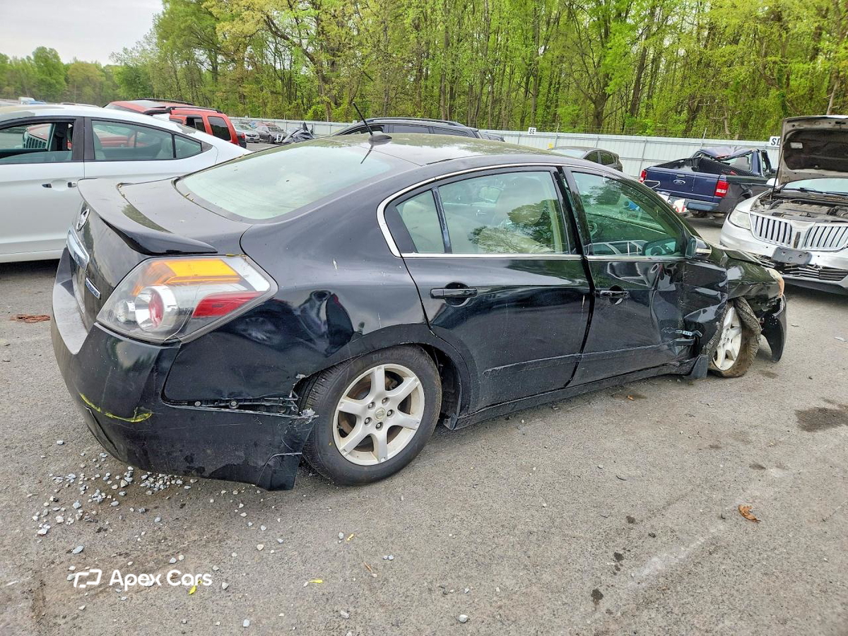 Nissan Altima 2010