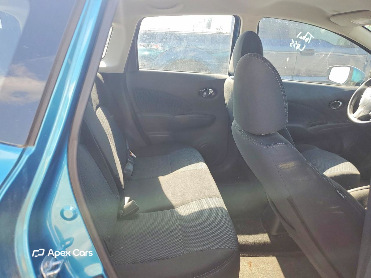 Nissan Versa 2015
