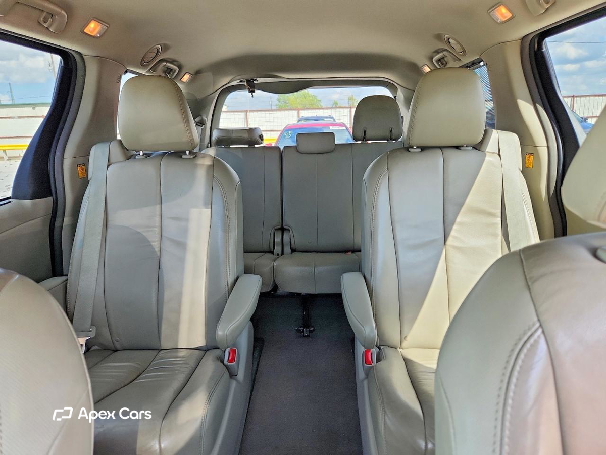 Toyota Sienna 2012