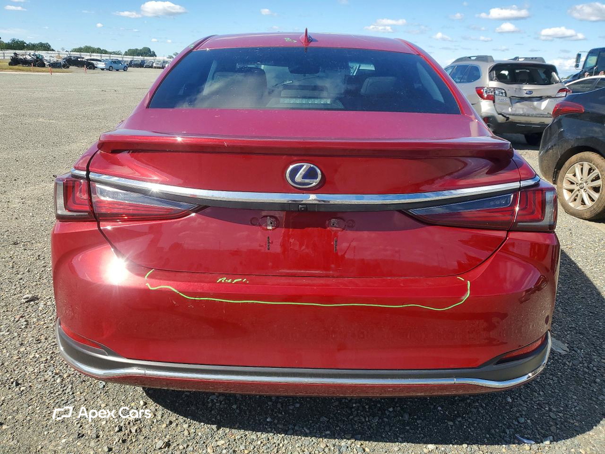 Lexus ES 2021