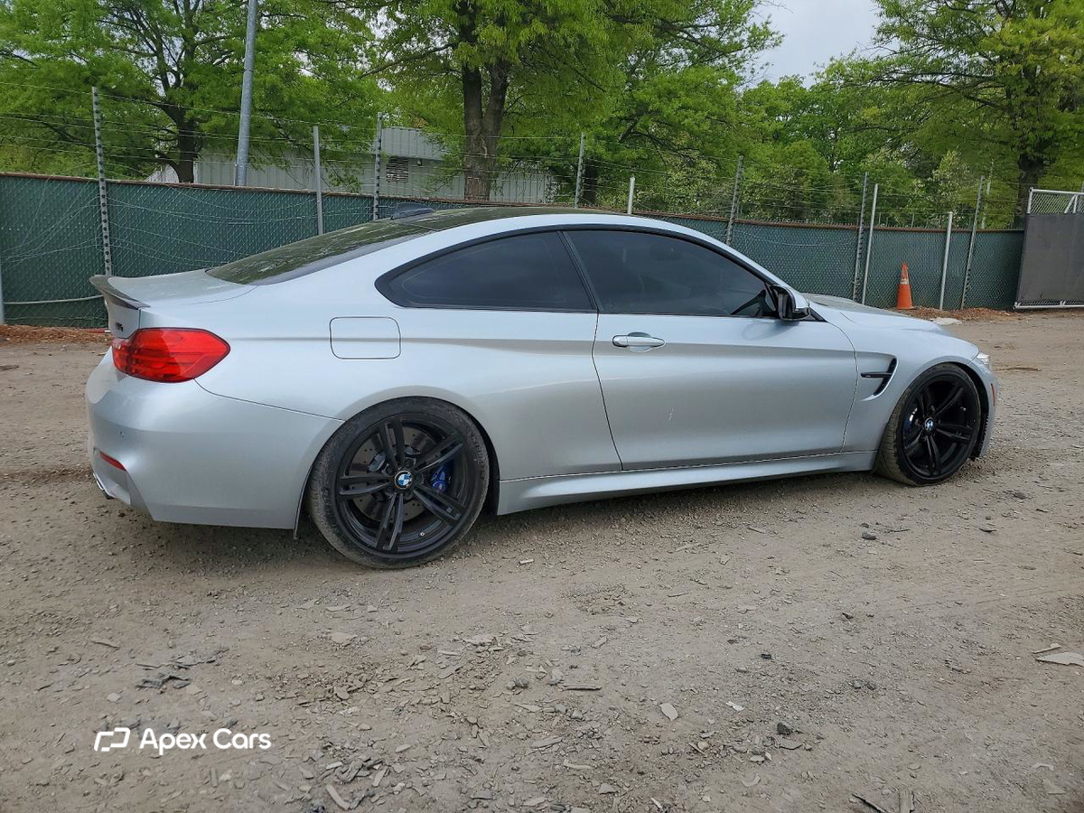 BMW M4 2015