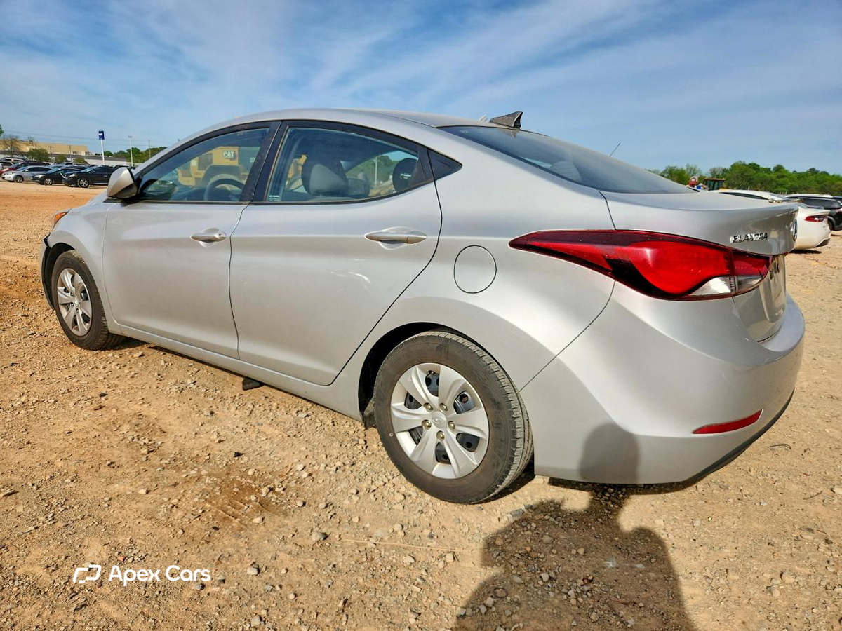 Hyundai Elantra 2016