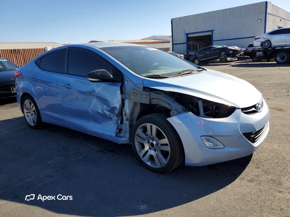 Hyundai Elantra 2012