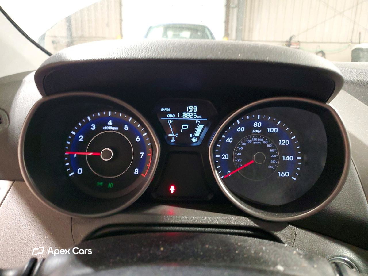 Hyundai Elantra 2012
