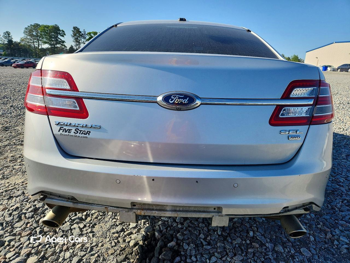 Ford Taurus 2015