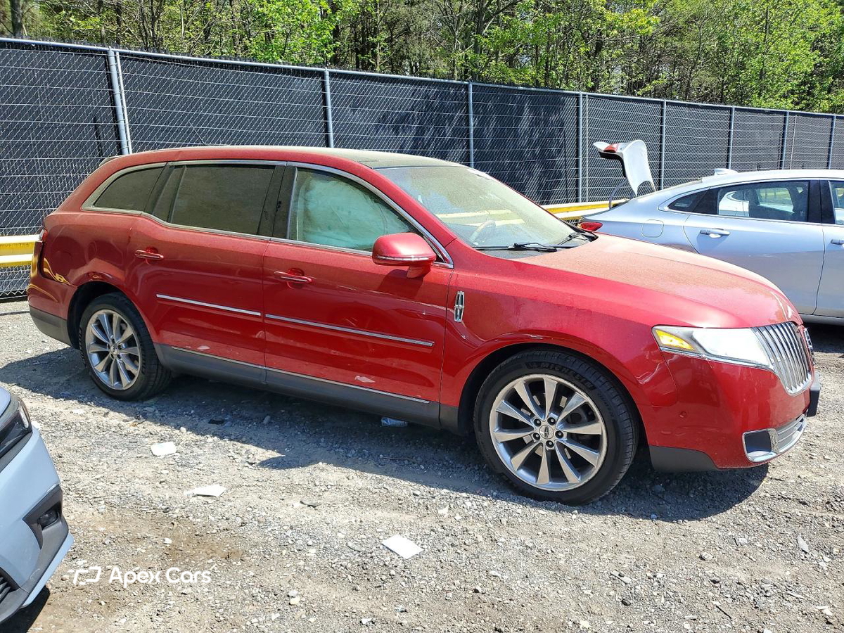 Lincoln MKT 2012