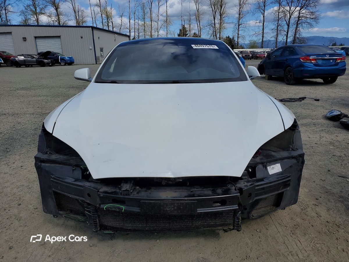 Tesla Model S 2016