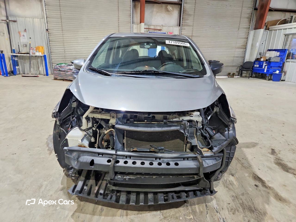 Nissan Versa 2015