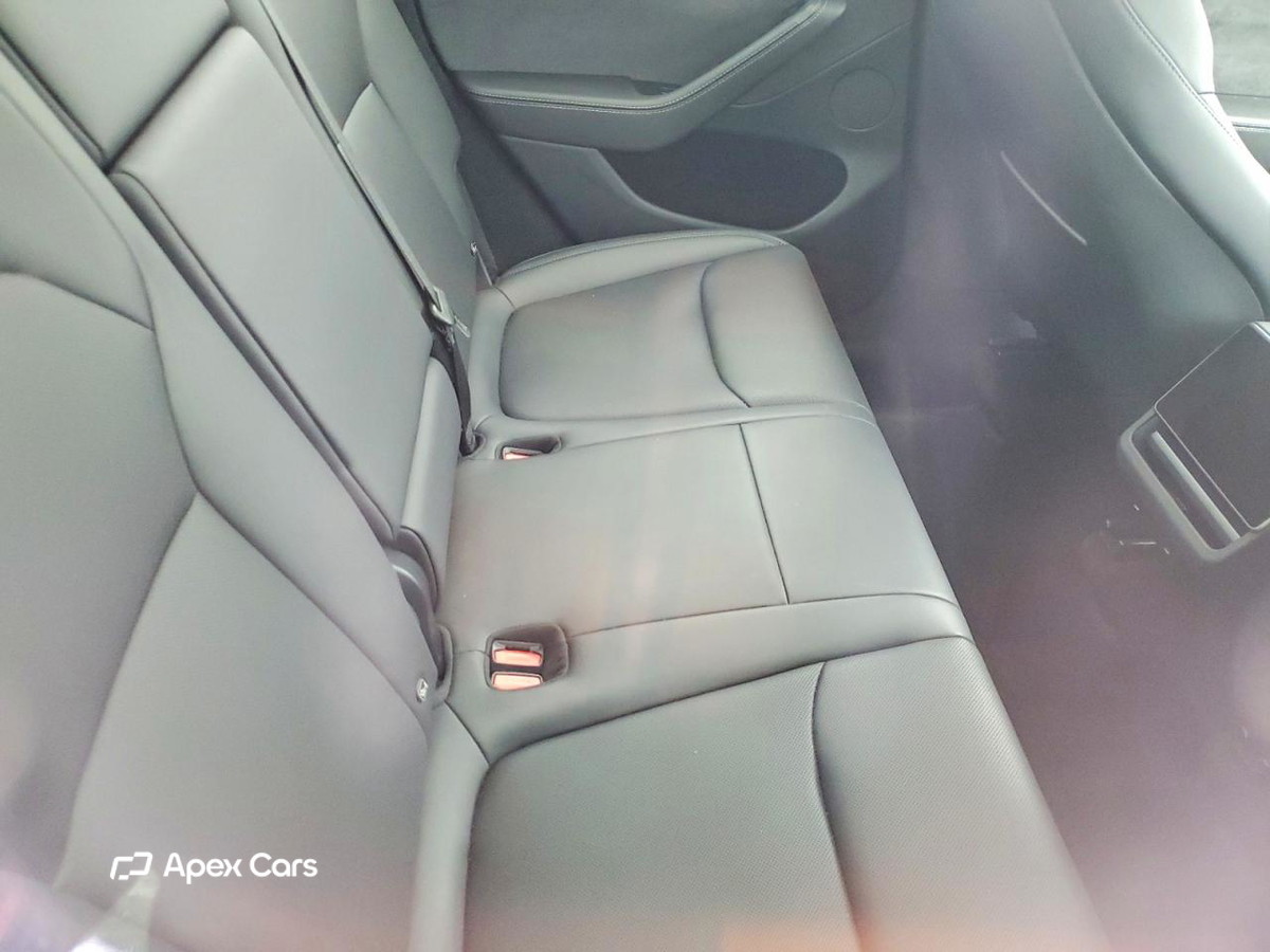 Tesla Model Y 2026