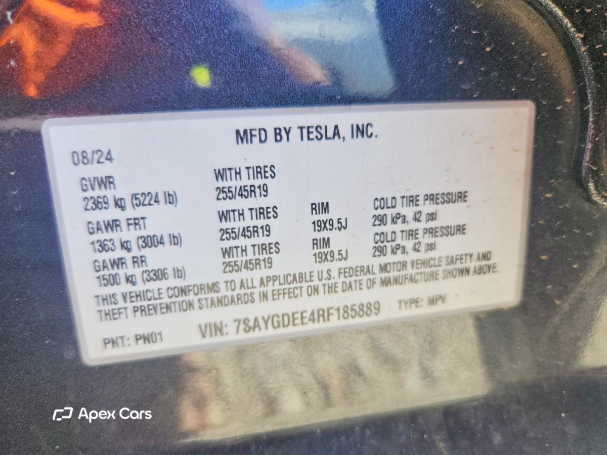 Tesla Model Y 2024